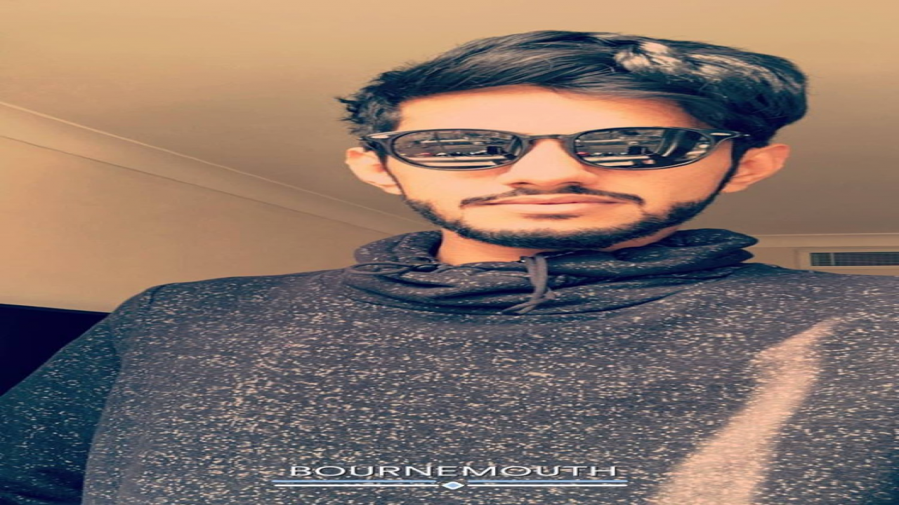 الشاعر فهد المنصوري في لندن