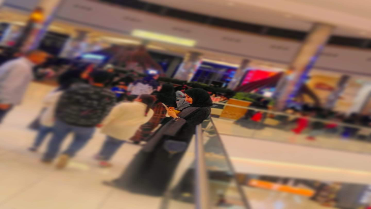 وينك ؟ انا جيت المكان و ما لقيتك ،،كثر مابي .. ما انتظرتك و ابتدت حفلة لقاناقبل ما يبدا لقانا والعشم كان بحضورك وينك و وينه حضورك خاب فيني شي غابوانطفا ضي الزمانتتمة القصيدة تجدوها في قصائدي