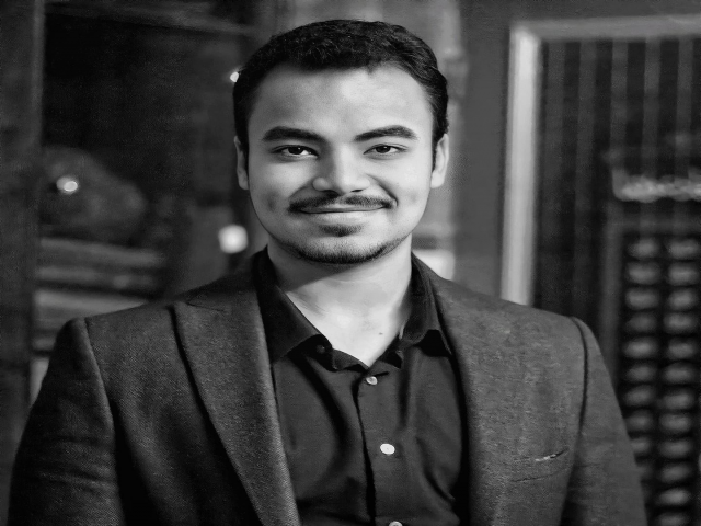 الشاعر عمرو العماد