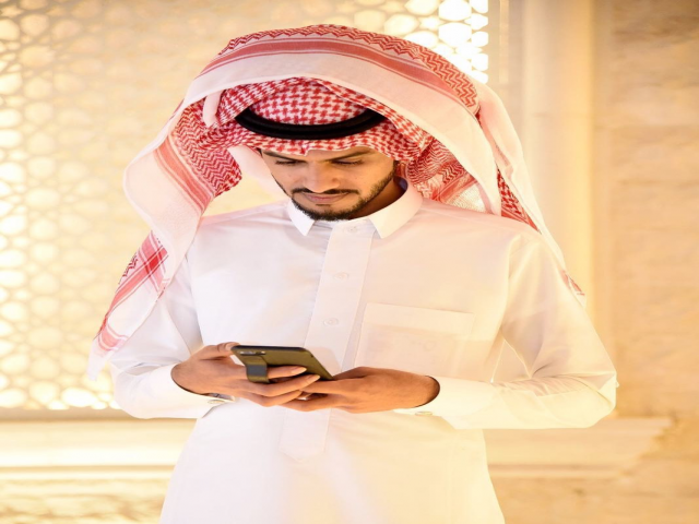 الشاعر فهد المنصوري