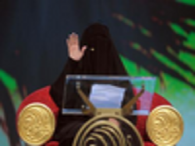 وحيدة السعودية تواصل طريقها لكي تصبح شاعرة المليون رغم الضغوط الاجتماعية والعقبات