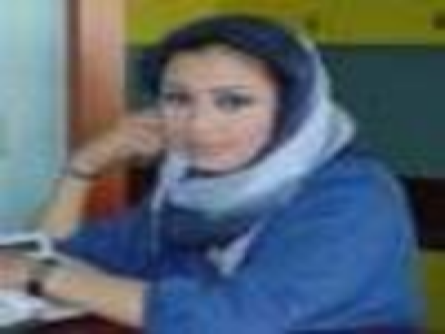 الشاعرة والأعلامية أمل المرزوق تهنئكم بالعيد